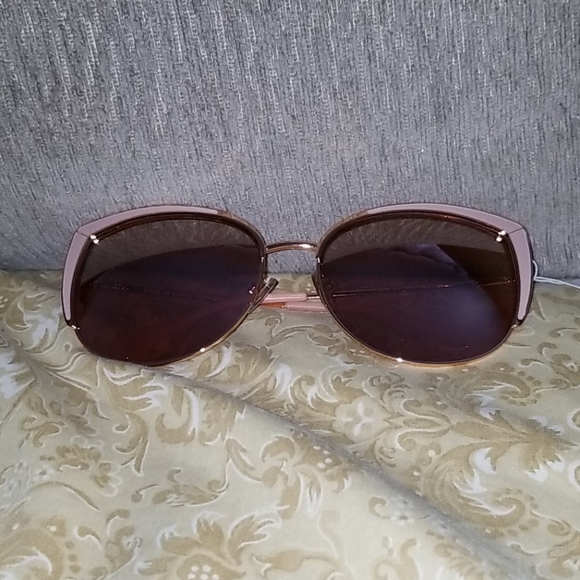 Sunglasses - Picture 4 of 4